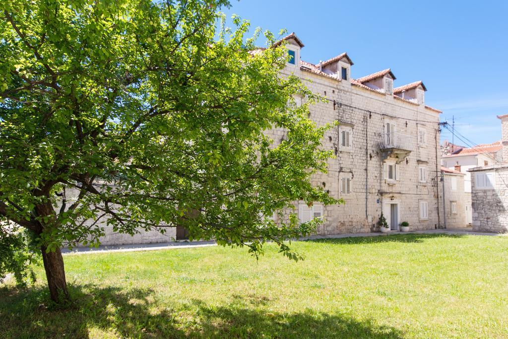 Top-Floor Apartment In Trogir Center Exteriér fotografie