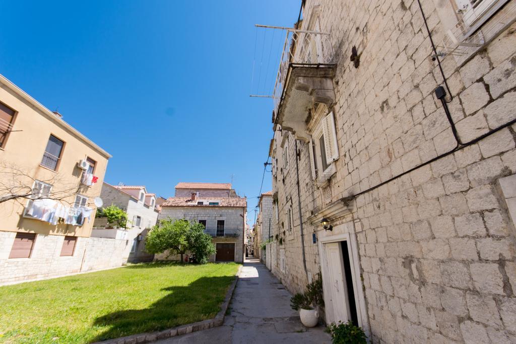Top-Floor Apartment In Trogir Center Exteriér fotografie