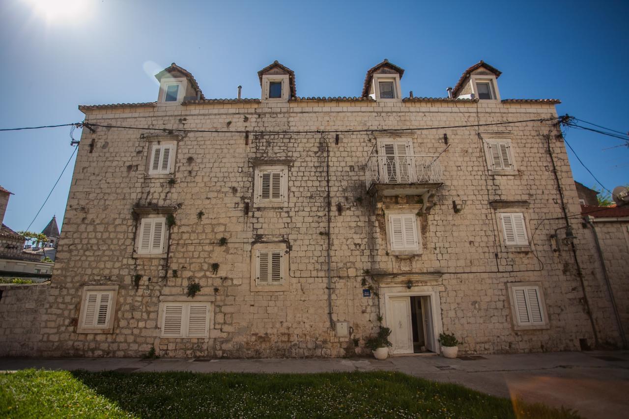 Top-Floor Apartment In Trogir Center Exteriér fotografie