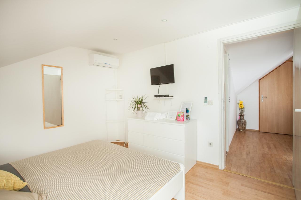 Top-Floor Apartment In Trogir Center Exteriér fotografie